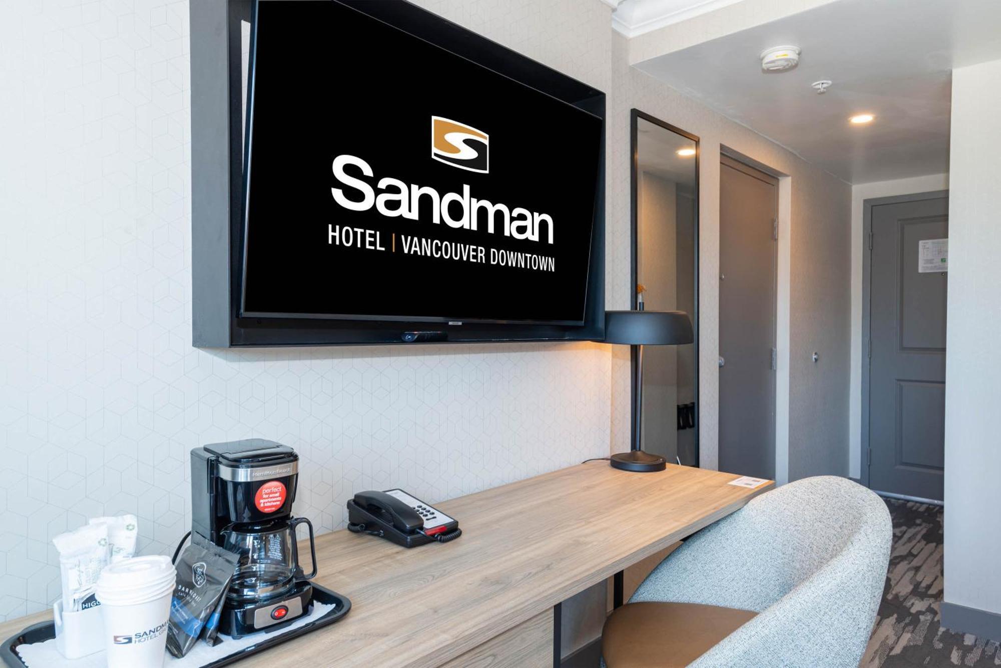 Sandman Hotel Vancouver Downtown Exterior foto