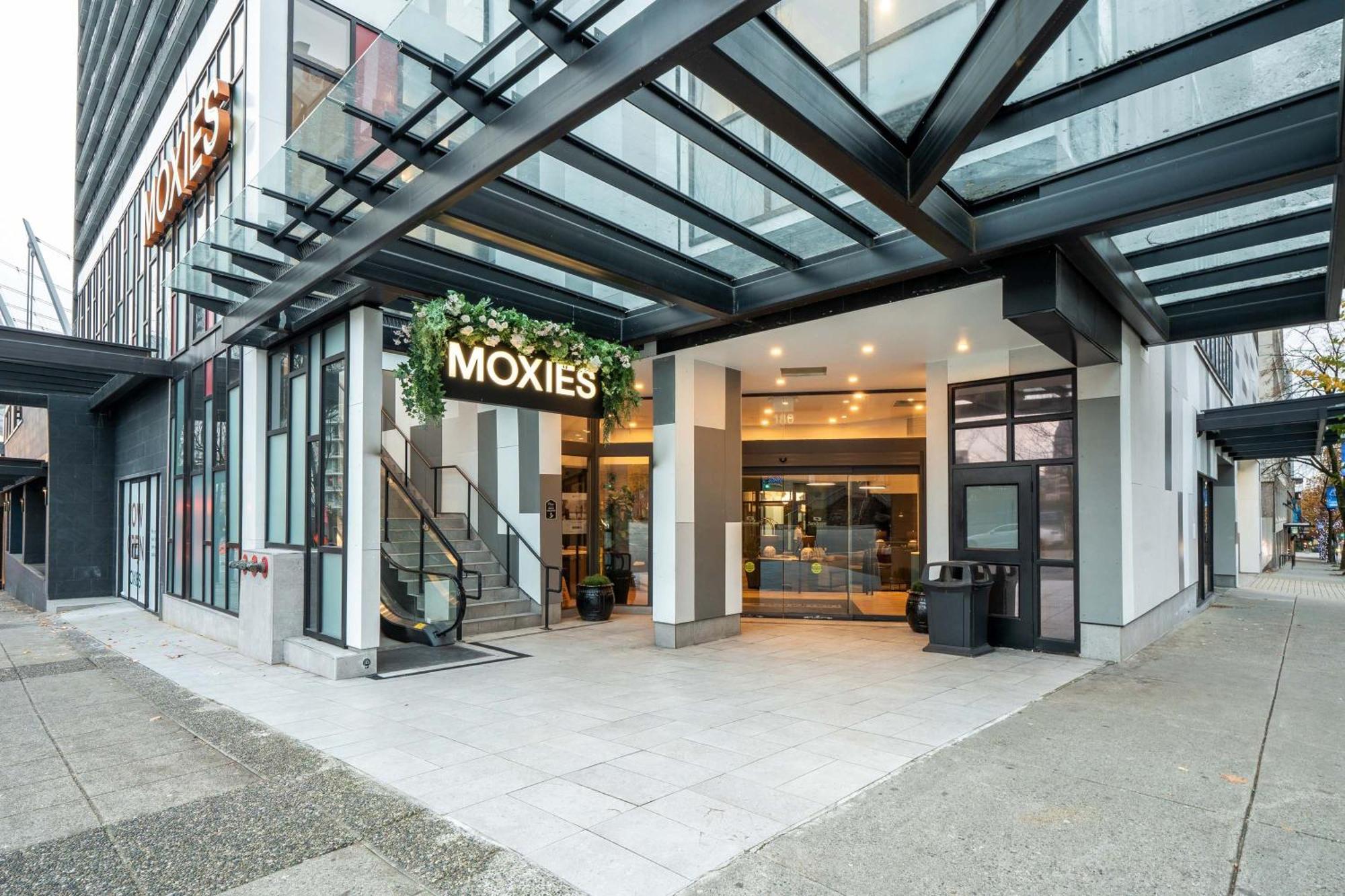 Sandman Hotel Vancouver Downtown Exterior foto